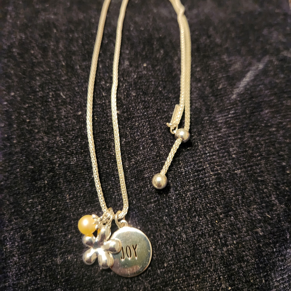 Vantel Pearls Silver Joy Necklace with Yellow Accent